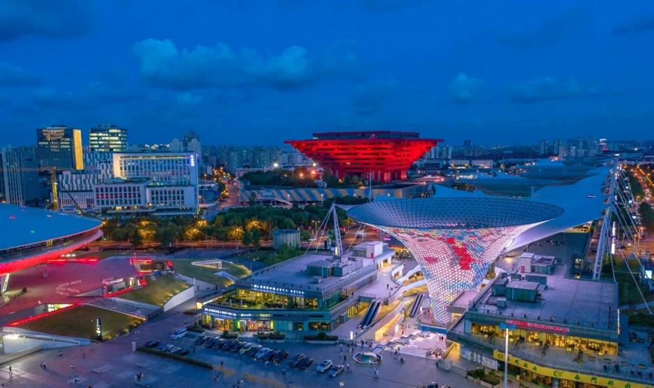 Pudong shines with art and festive fun