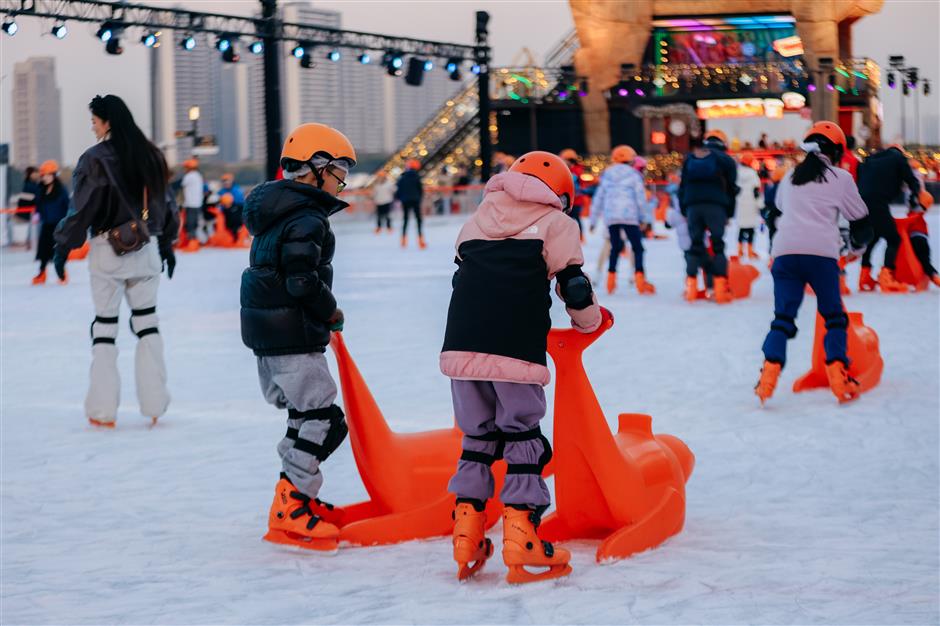 West Bund winter carnival is sure to amaze