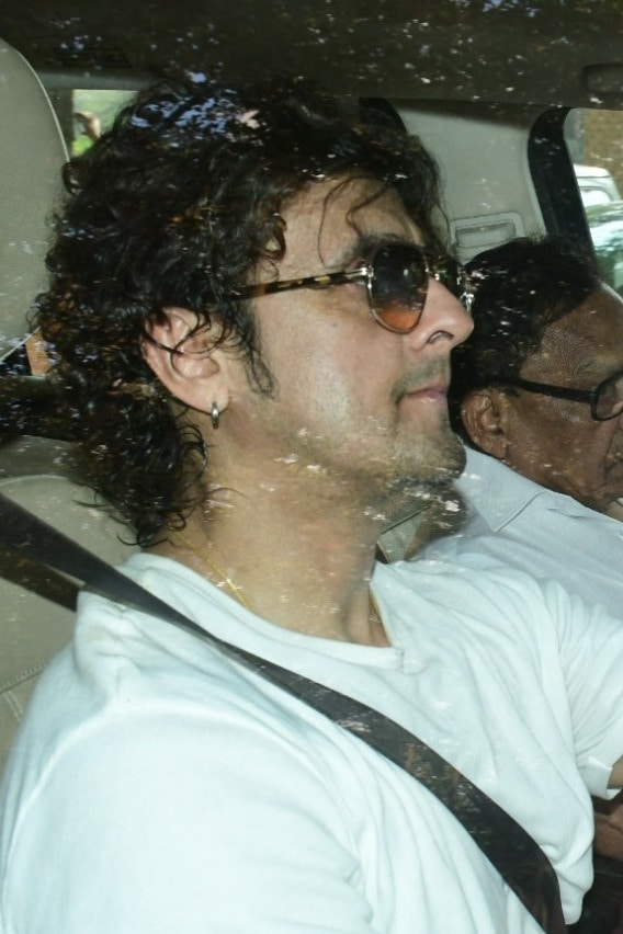 Pankaj Udhas\' Funeral: Zakir Hussain, Sonu Nigam Bid Final Farewell