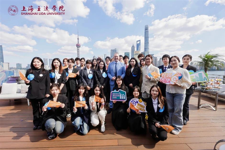 Shanghai university students impress UNFPA officials