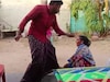 आंध्र प्रदेश : भाई को दी प्रॉपर्टी, तो नाराज शख्स ने मां को बाल पकड़कर घसीटा, पिता को मारा थप्पड़