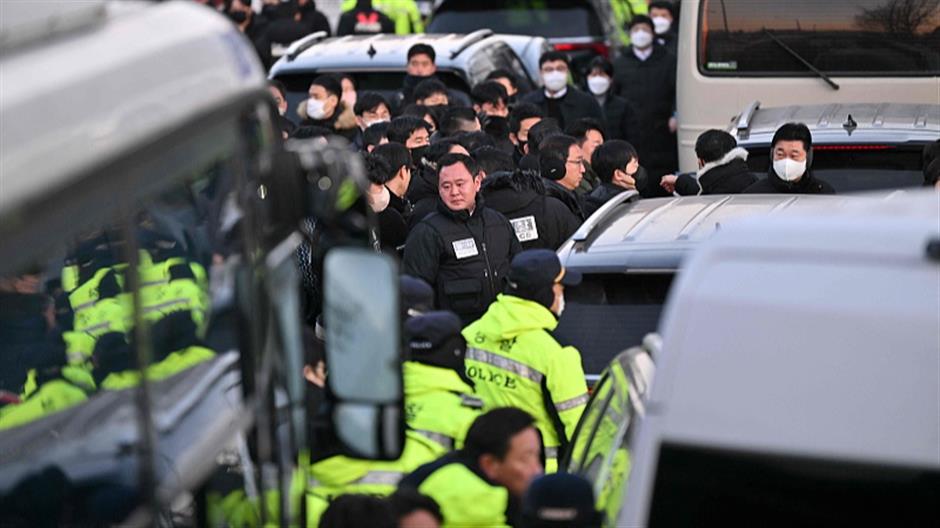 S. Korean investigators confront security service agents in attempt to arrest president Yoon