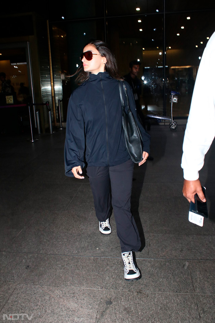 Alia Bhatt, Aamir And Salman Khan At The Airport. Did Someone Say Blockbuster Spotting?