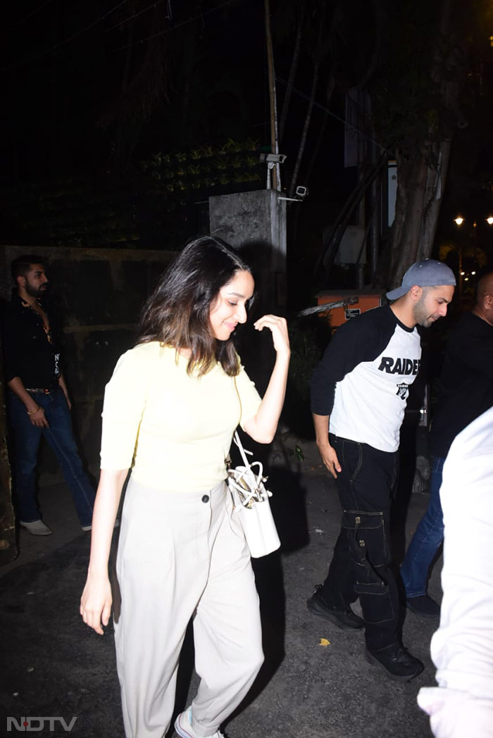 Varun Dhawan And Shraddha Kapoor\'s Weekday Outing